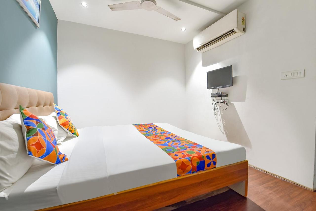 Fabhotel Nidhivan, Udhna Junction スーラト エクステリア 写真